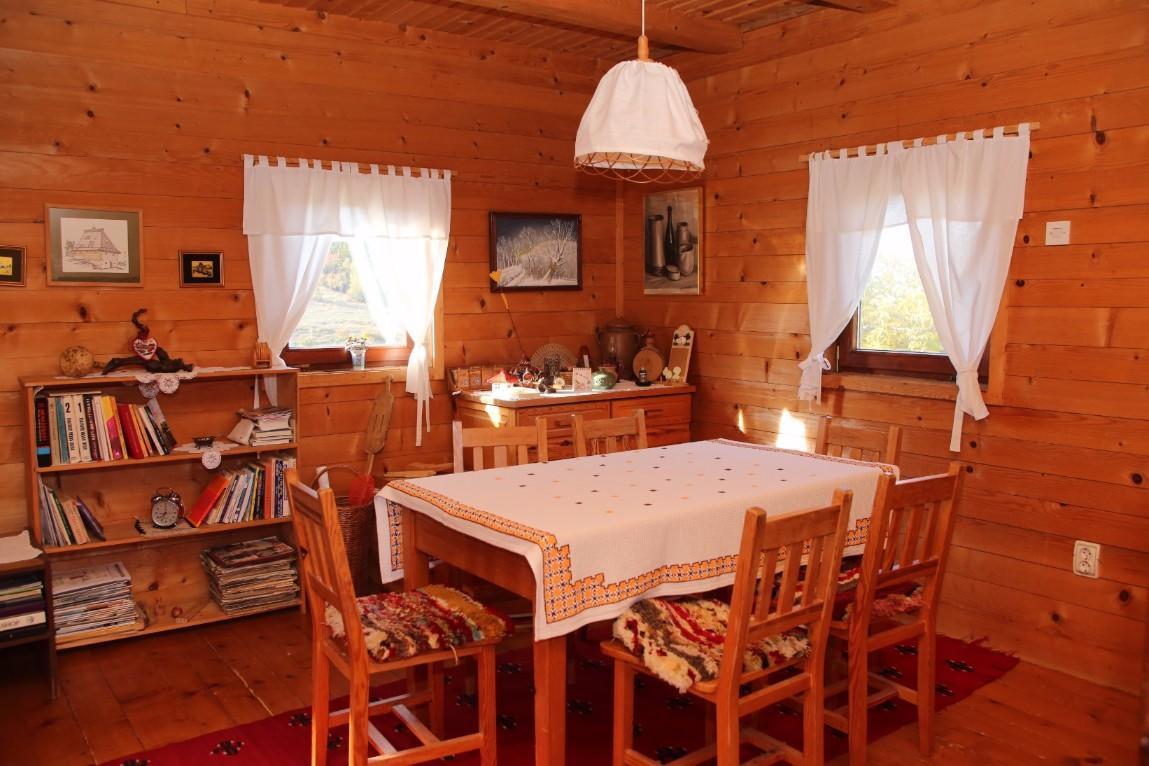 Cabin Menka Sirogojno Exterior photo